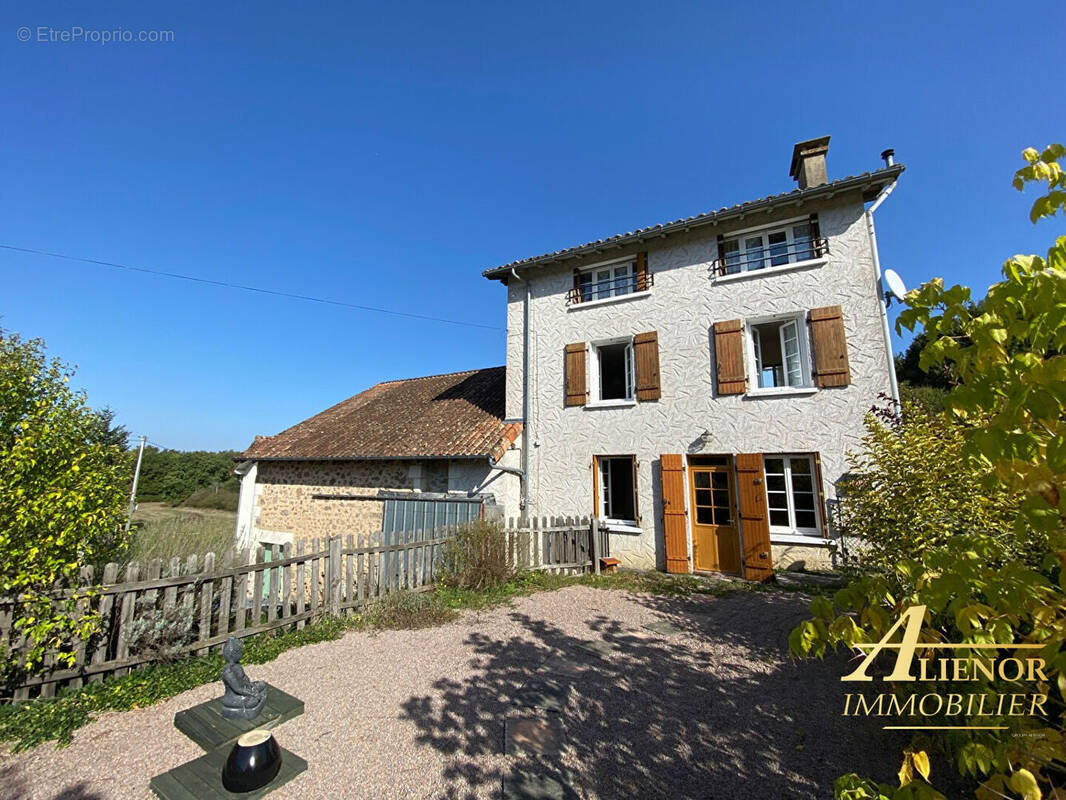 Maison à SAVIGNAC-DE-NONTRON