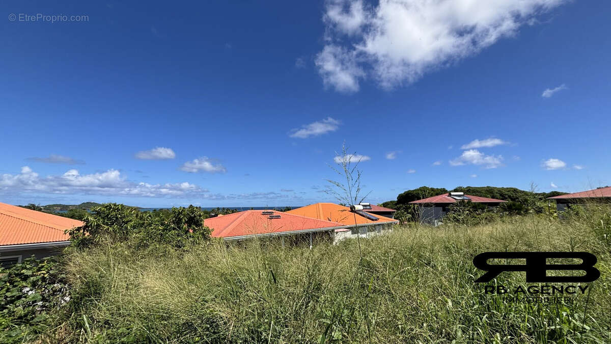 Terrain à LE VAUCLIN