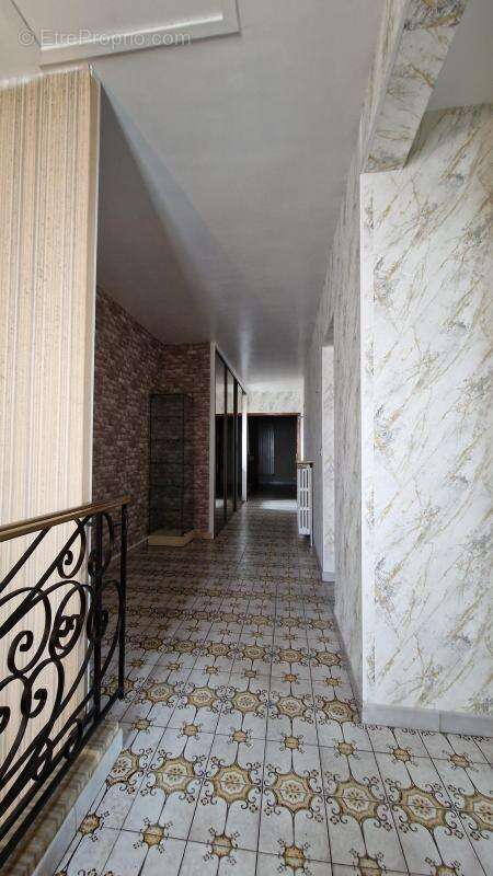 Commerce à NEUILLY-SUR-MARNE