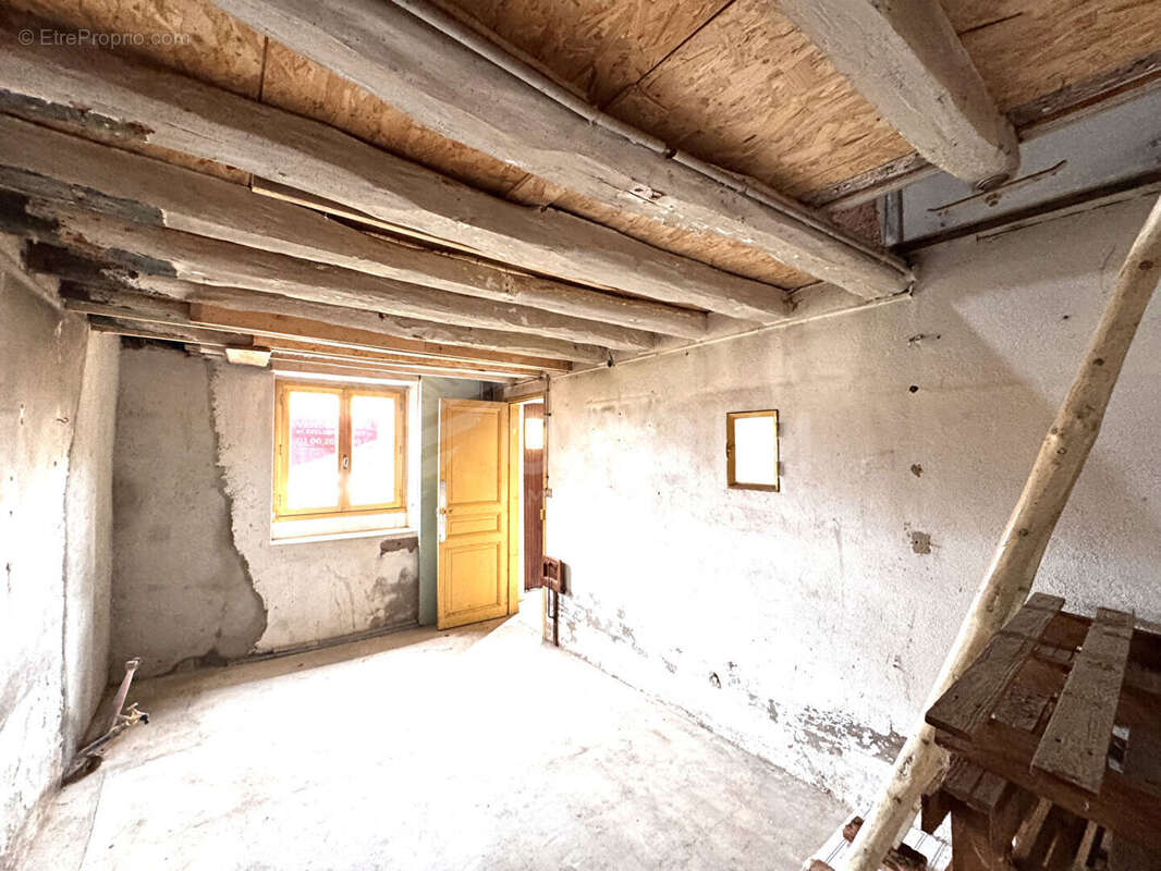 Maison à SAINT-VERAIN
