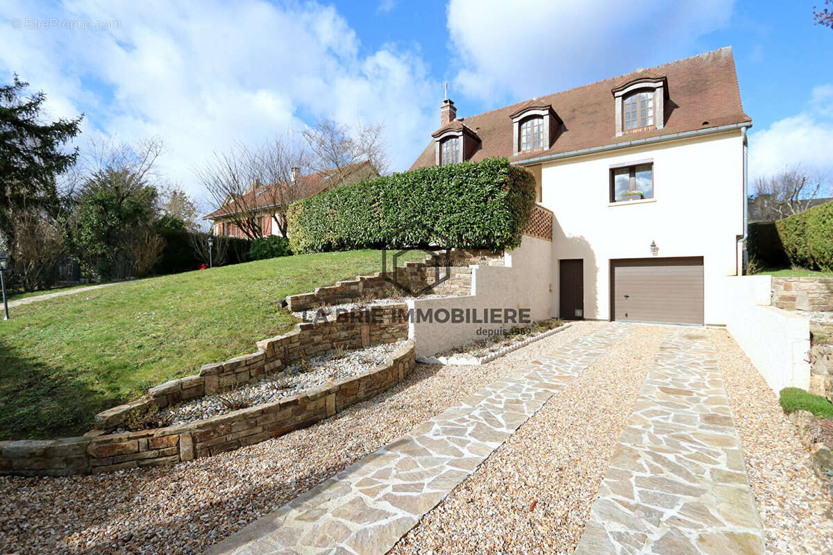 Maison à VILLECRESNES