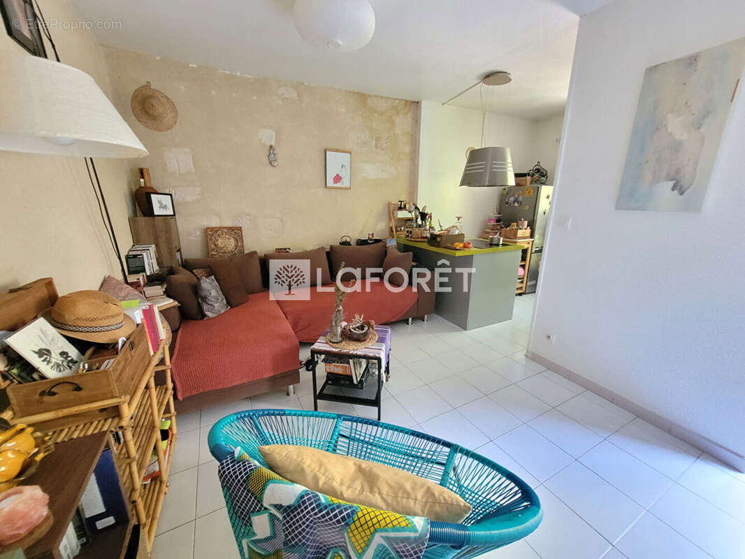Appartement T3 avec terrasse - photo 3