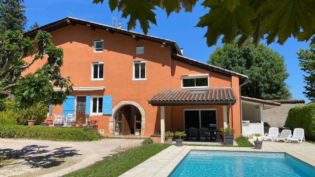 Maison à FONTAINES-SAINT-MARTIN