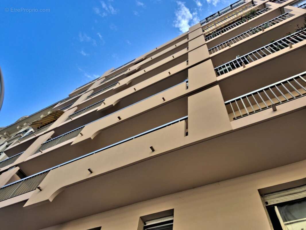 Studio 40 m² repensé avec vraie chambre – Nice - photo 13