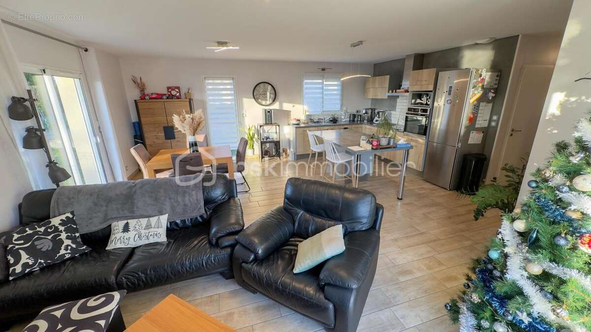 Maison à VEYRE-MONTON