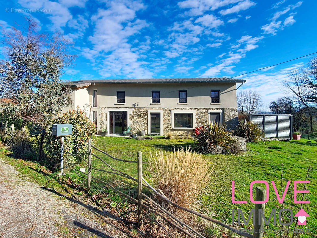 Maison à LA TOUR-DU-PIN