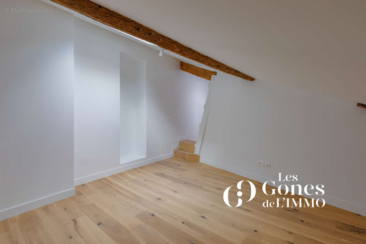 Appartement à SAINT-GENIS-LAVAL