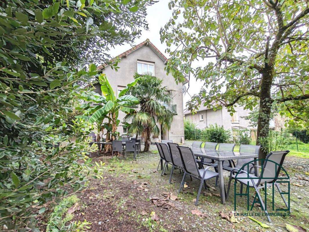 Maison à CHALUS