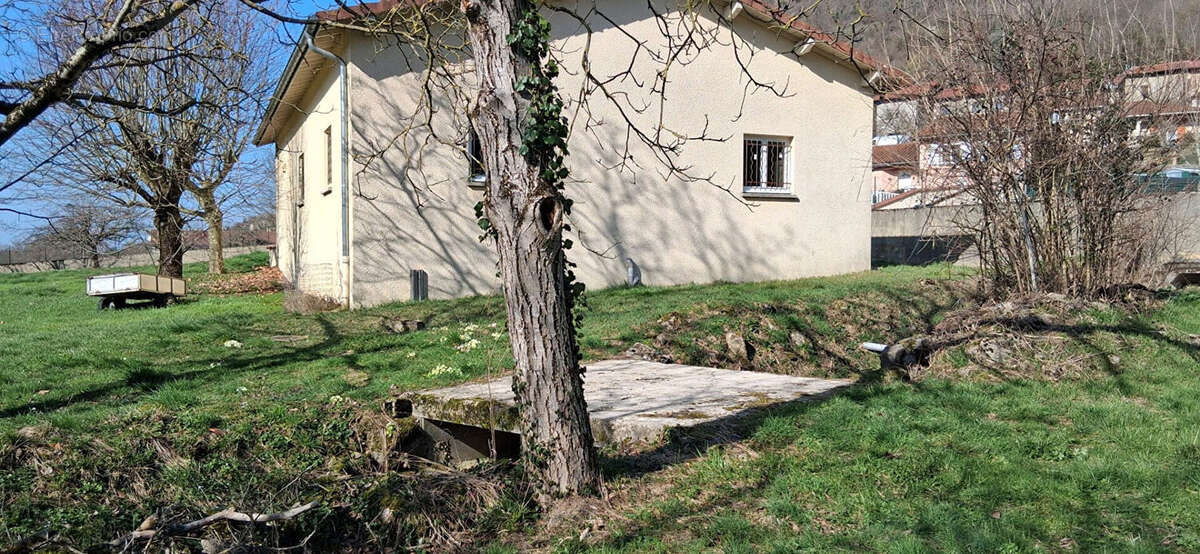 Terrain à AMBERIEU-EN-BUGEY