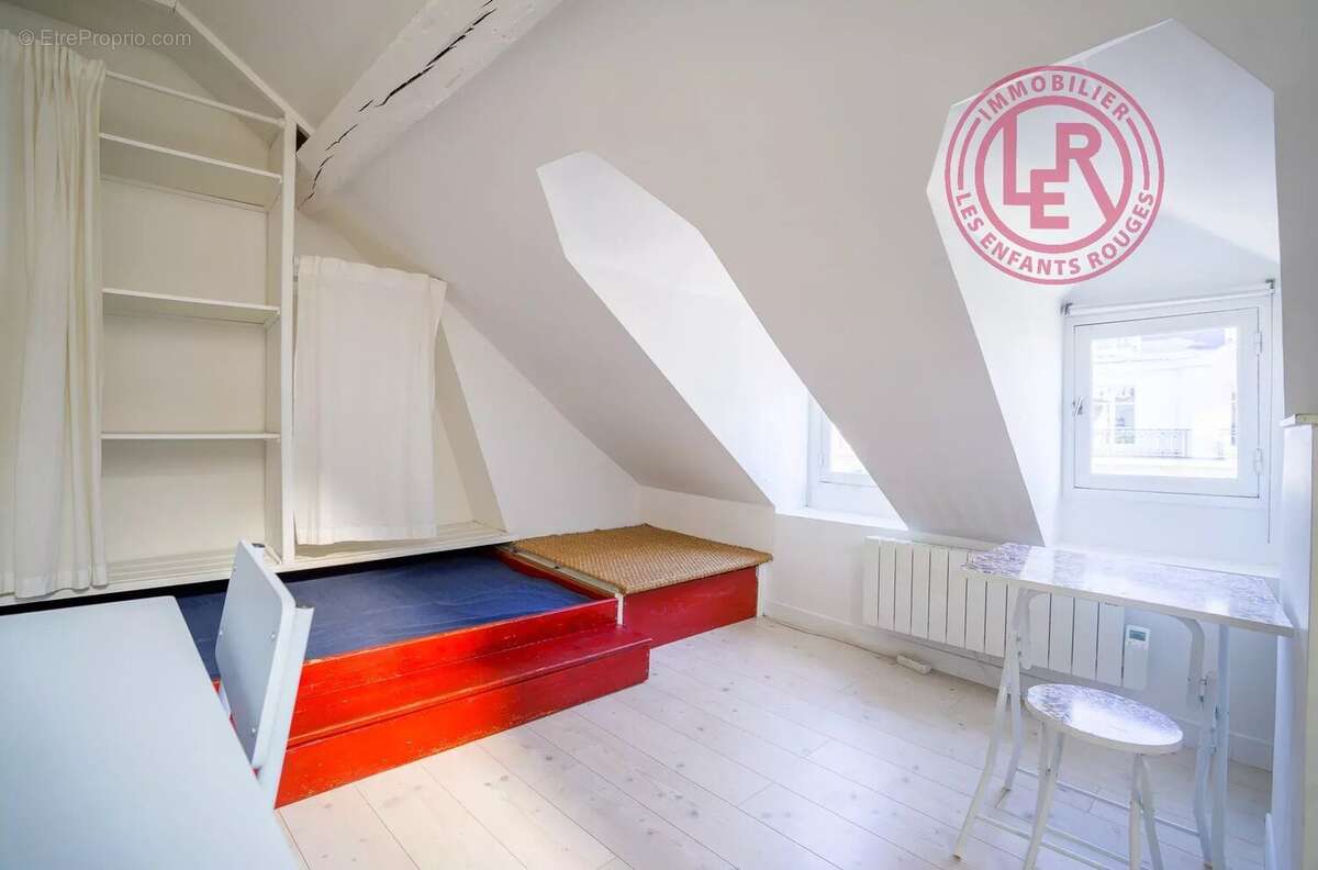 Appartement à PARIS-3E