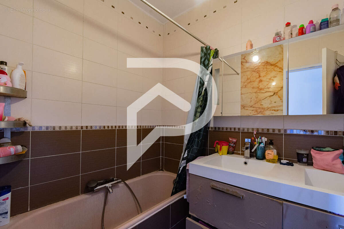 Appartement à MARSEILLE-8E