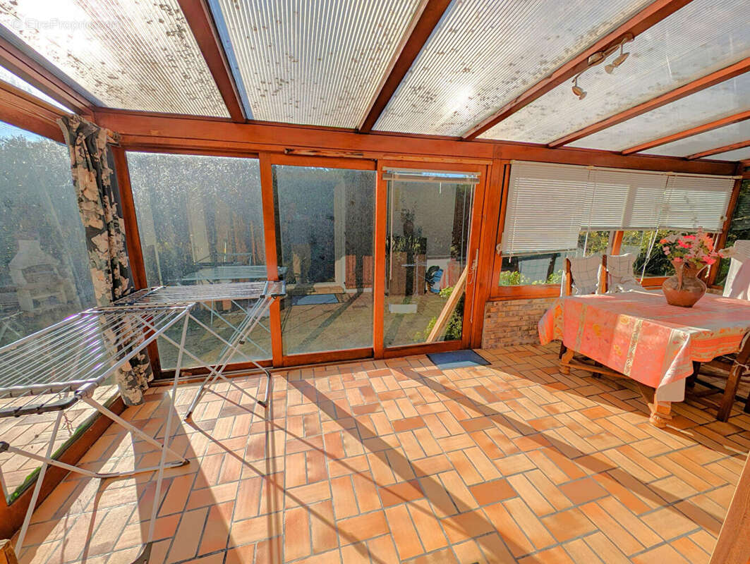 Maison à AILLANT-SUR-THOLON