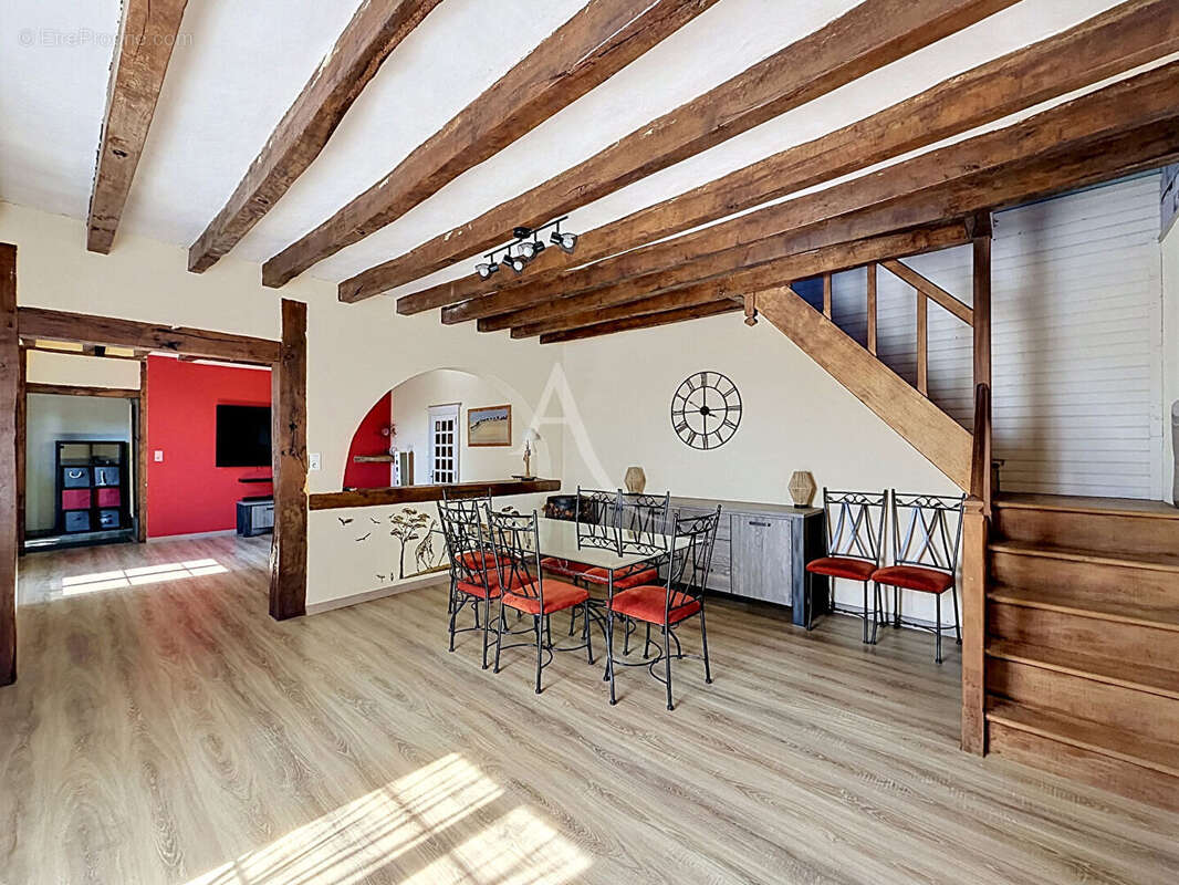 Maison à SAINT-SYLVAIN-D'ANJOU