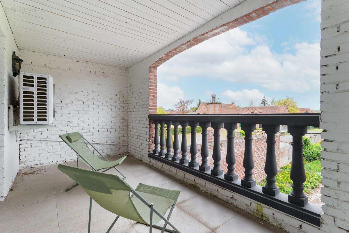Maison à EMMERIN