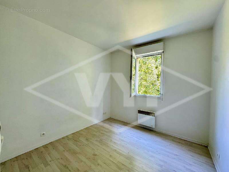 Appartement à COMBS-LA-VILLE