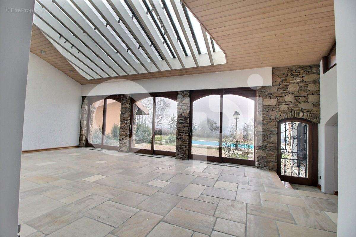 Maison à VETRAZ-MONTHOUX