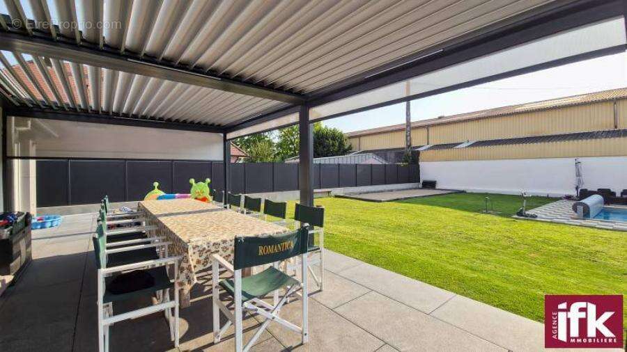 Maison plain-pied de 205 m² sur 13,52 ares avec piscine et double garage – DPE B - photo 15