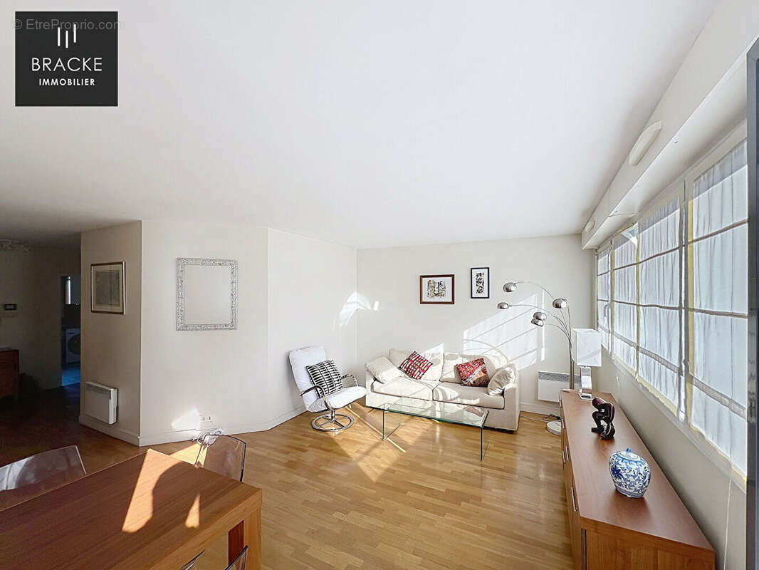 Appartement à COURBEVOIE