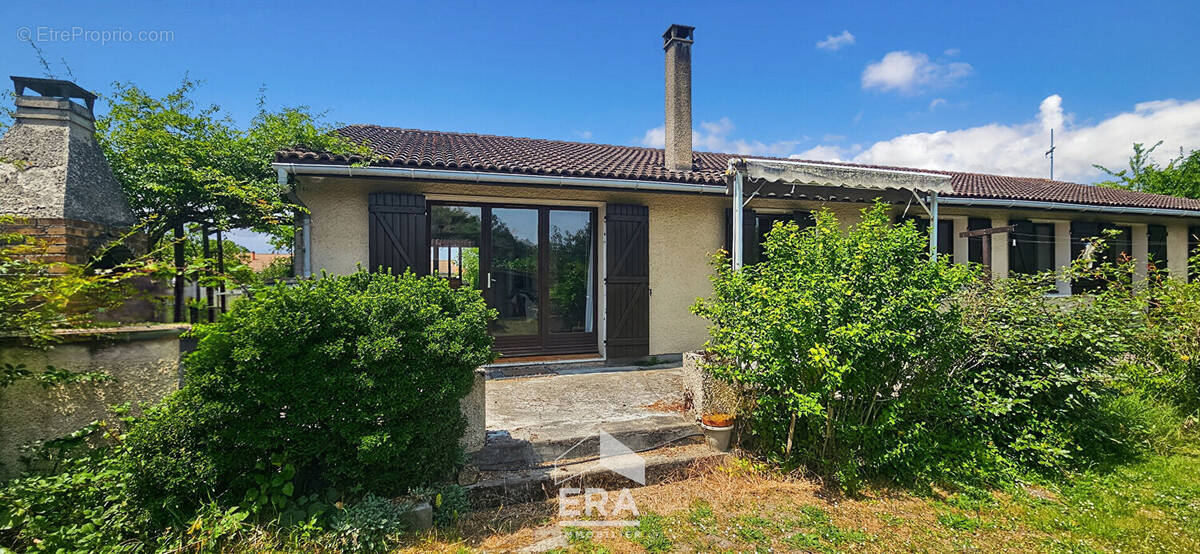 Maison à PAREMPUYRE