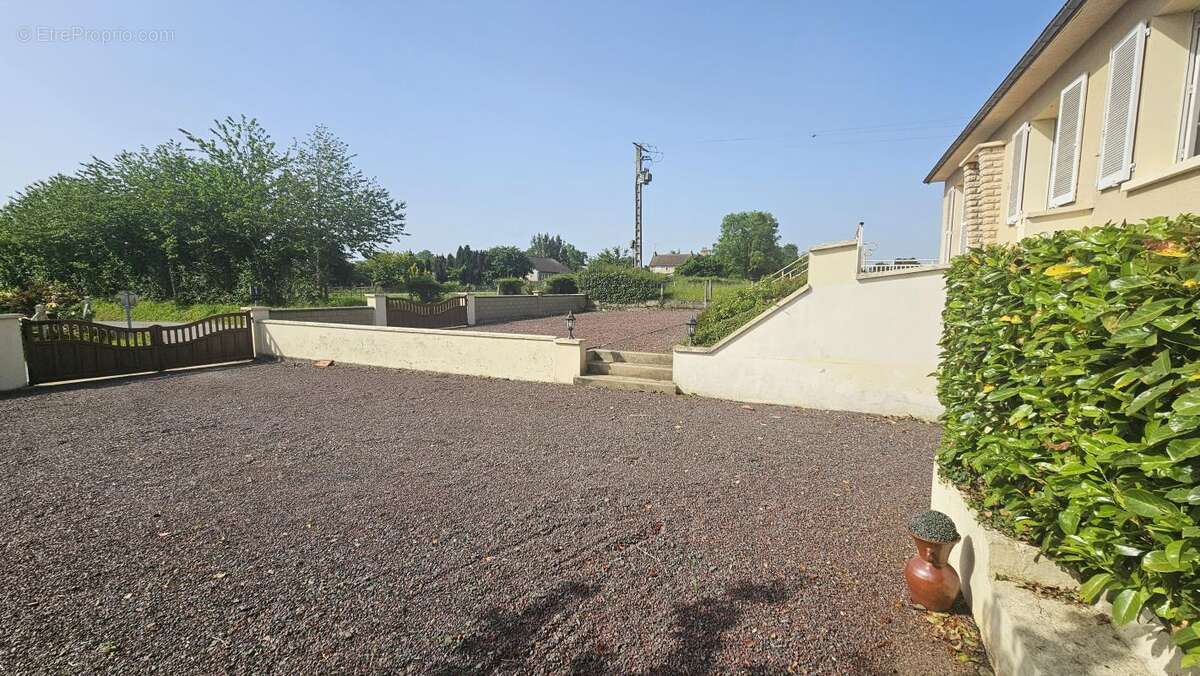 Maison à CAVIGNY