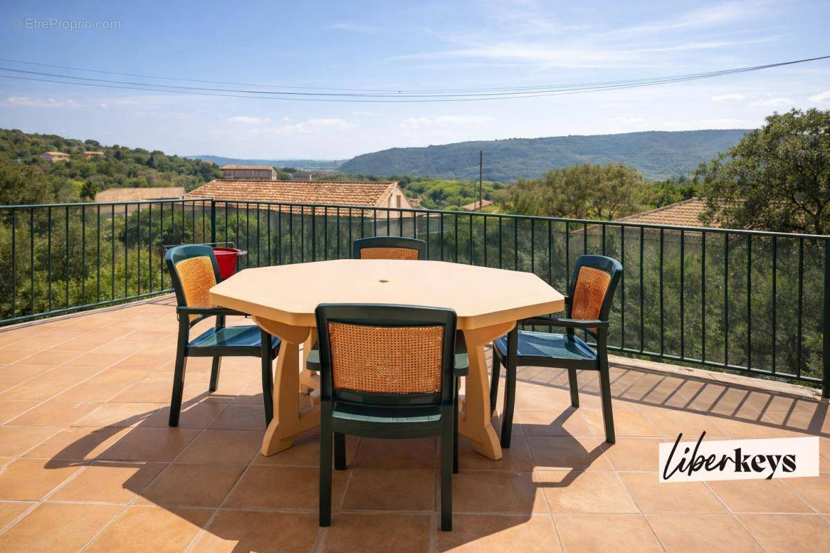 Appartement à GREOUX-LES-BAINS