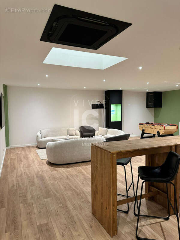 Commerce à MURS-ERIGNE