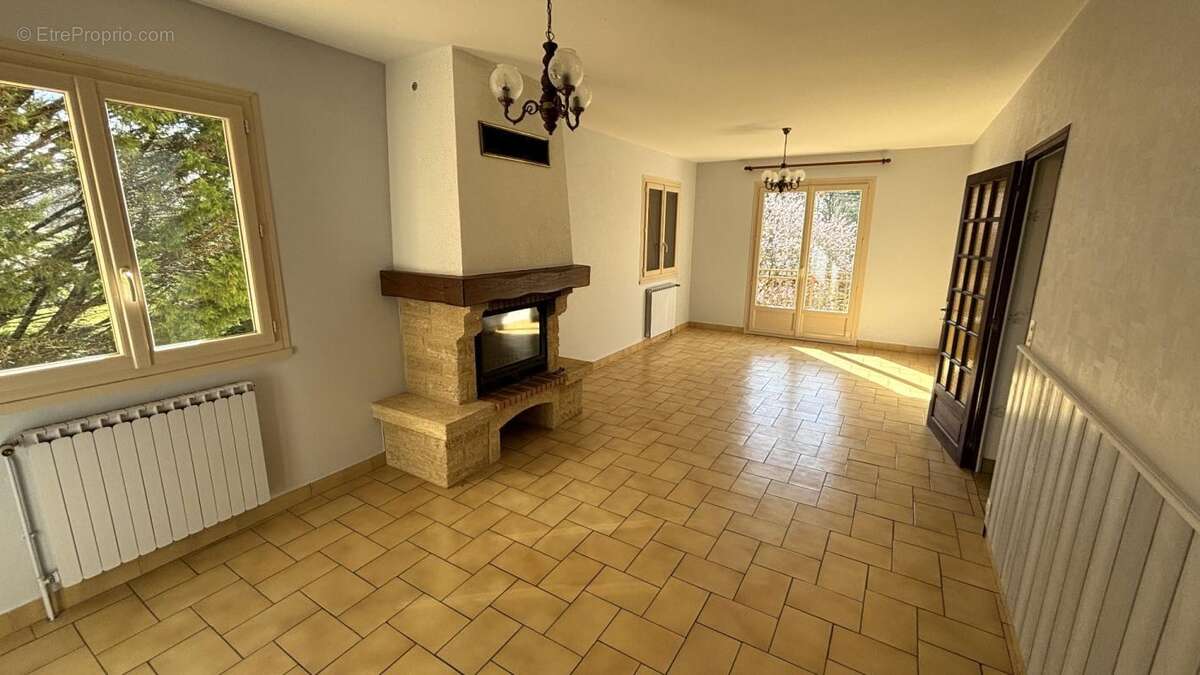 Maison à JUGEALS-NAZARETH