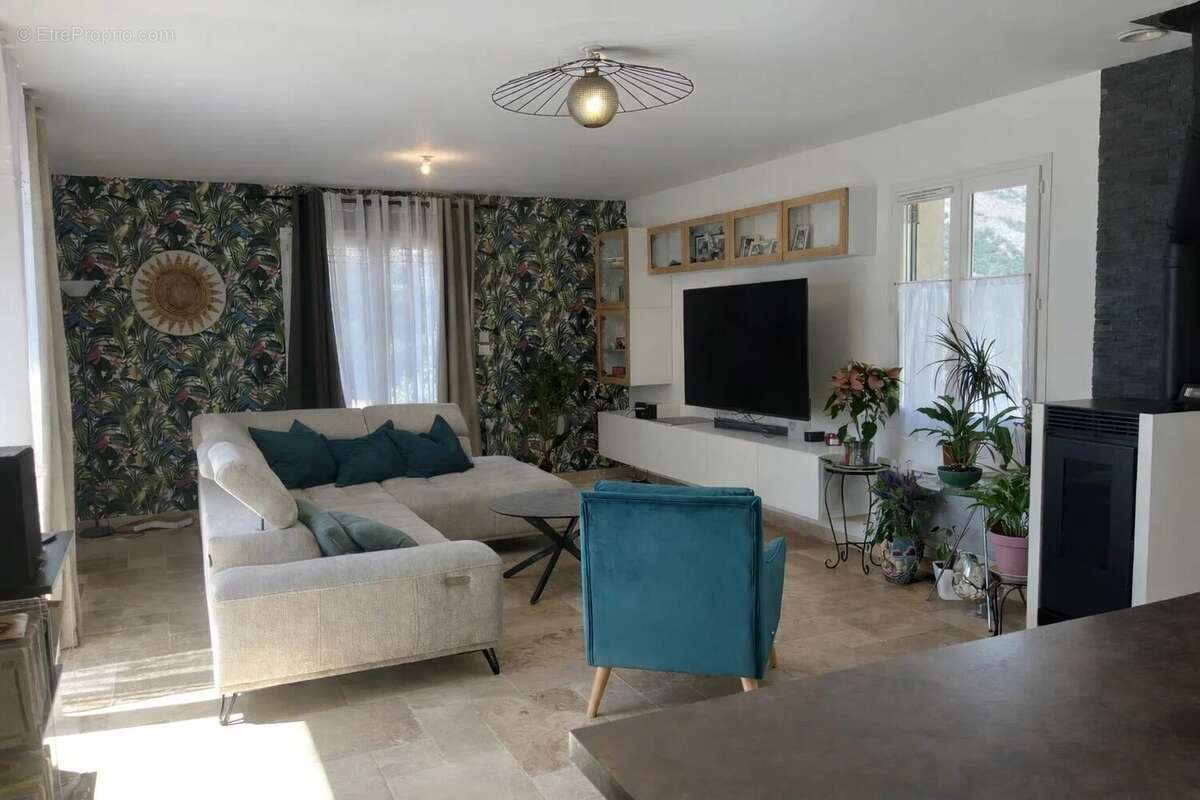 Maison à ESCRAGNOLLES