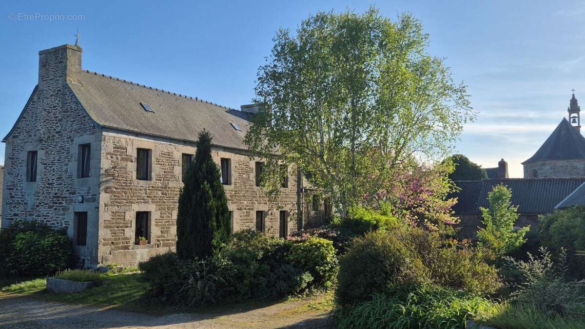 Maison à PLOUGONVEN