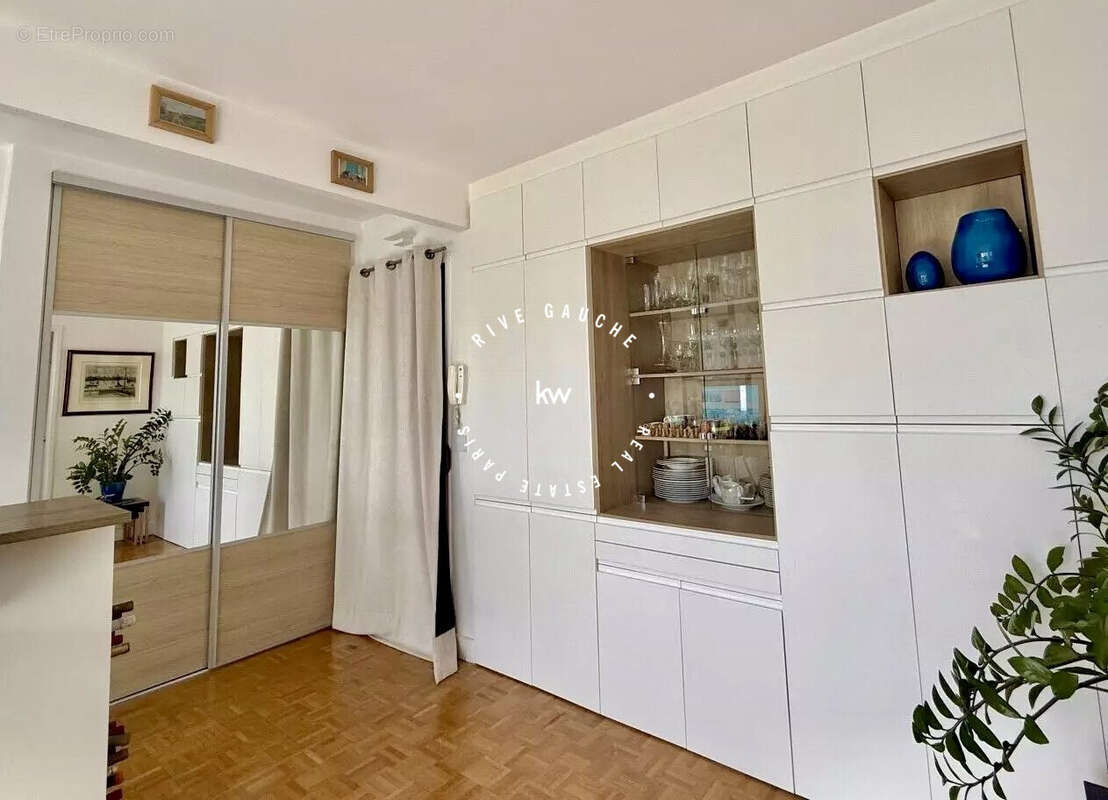 Appartement à PARIS-14E