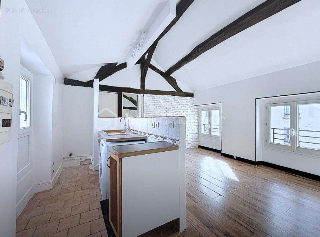 Appartement à PARIS-10E