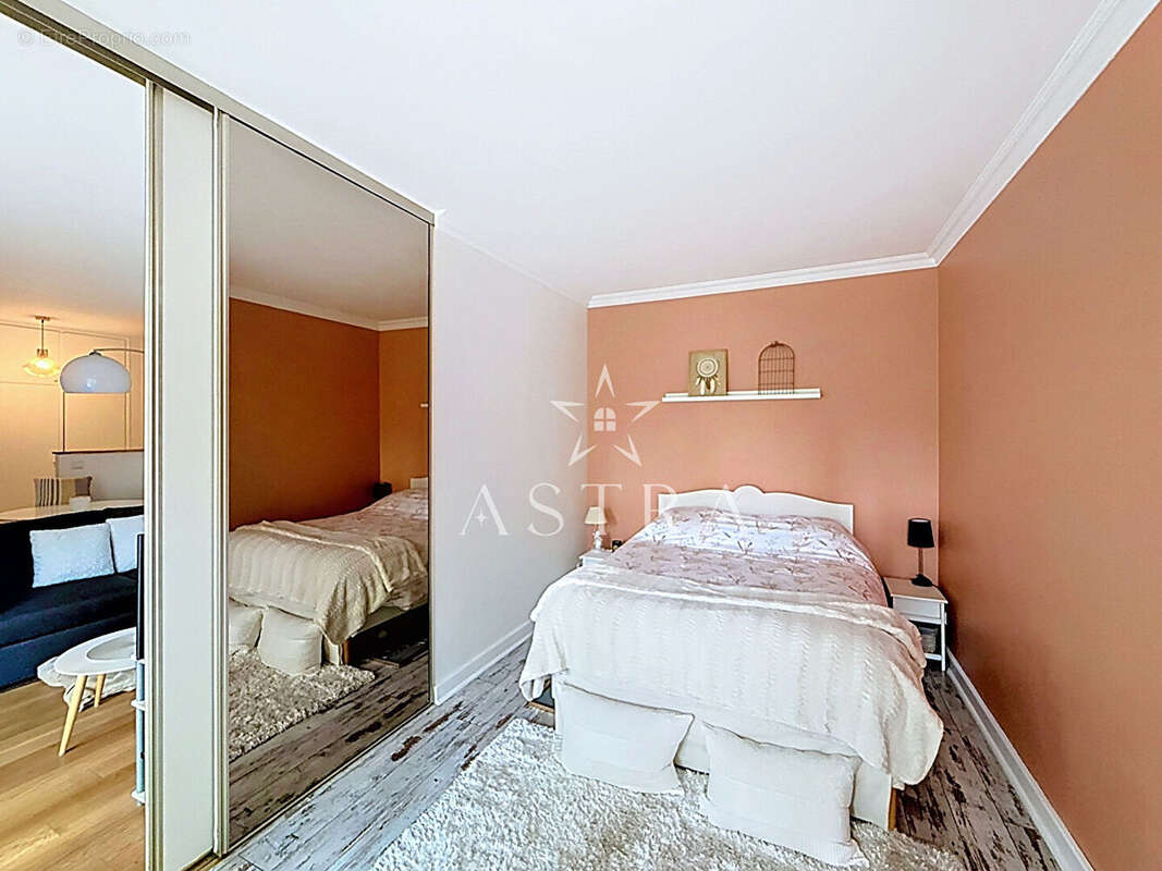 Appartement 2 pièce(s) 47 m2 Chatenay limite Sceaux - photo 3