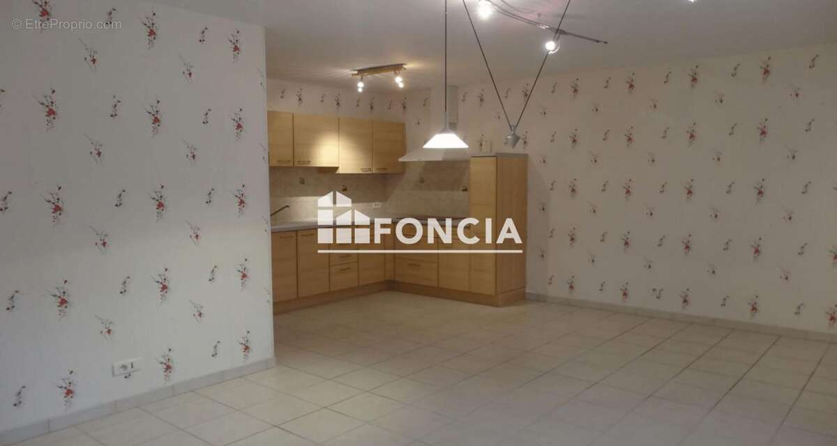Carpentras – Appartement T3 lumineux de 65 m² avec grand balcon en résidence sécurisée - photo 2