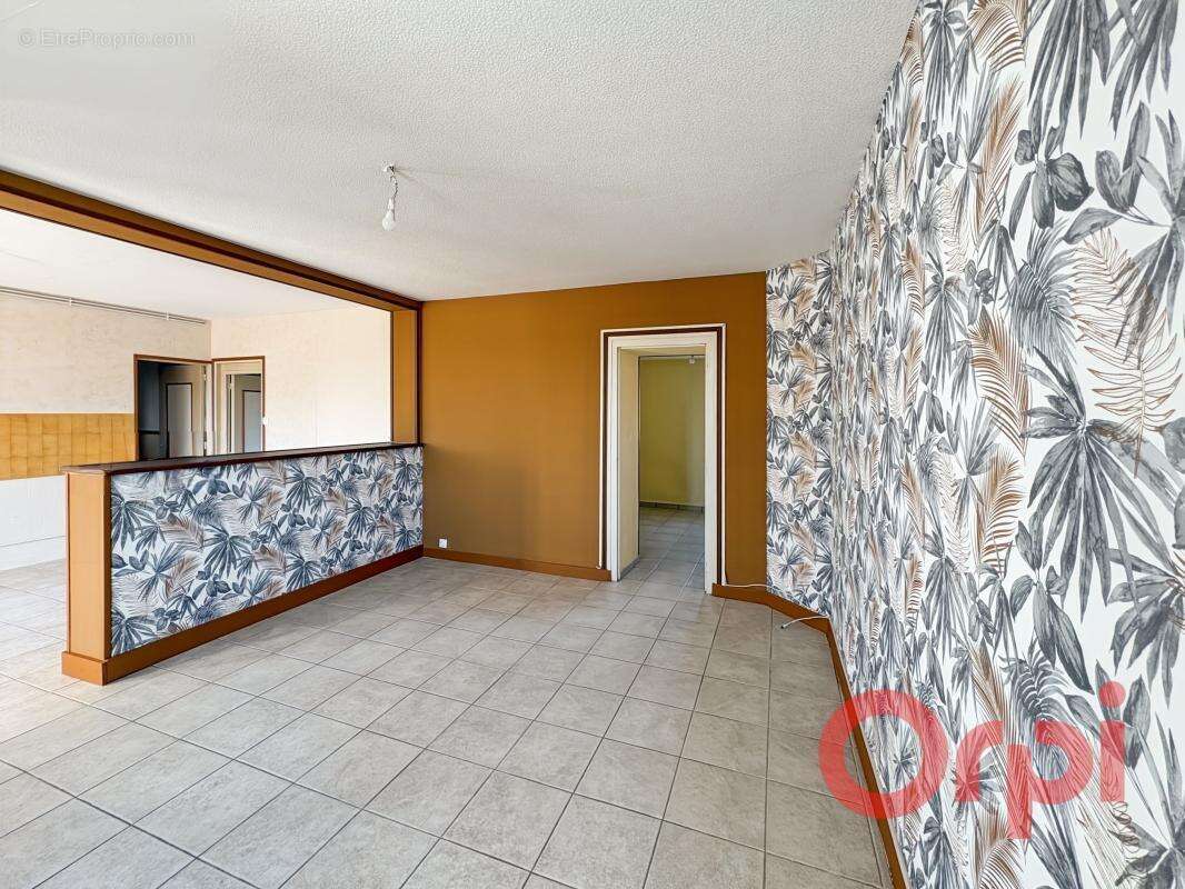 Maison à LA GUERCHE-SUR-L'AUBOIS