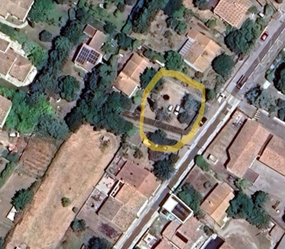 Terrain à SAINT-FELIX-DE-LODEZ