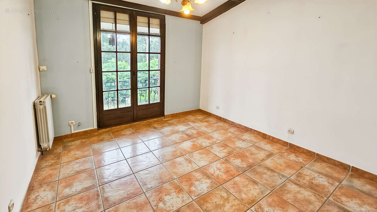 Maison à SAINTE-ANASTASIE-SUR-ISSOLE