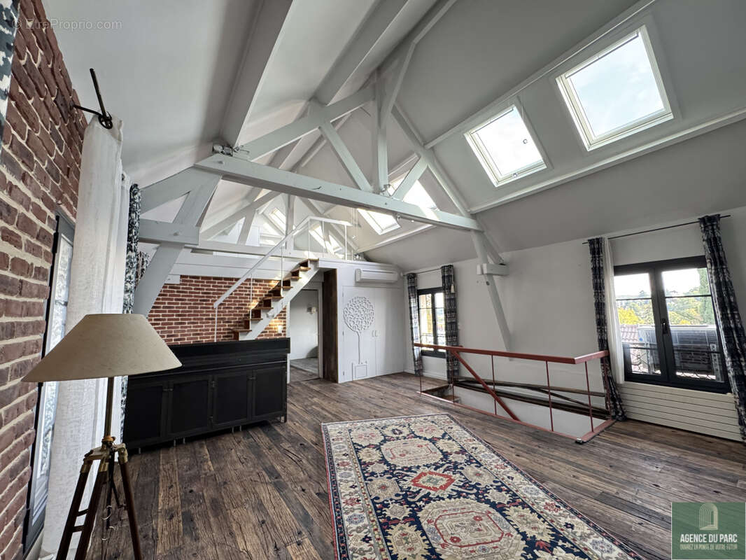 Appartement à VILLE-D'AVRAY