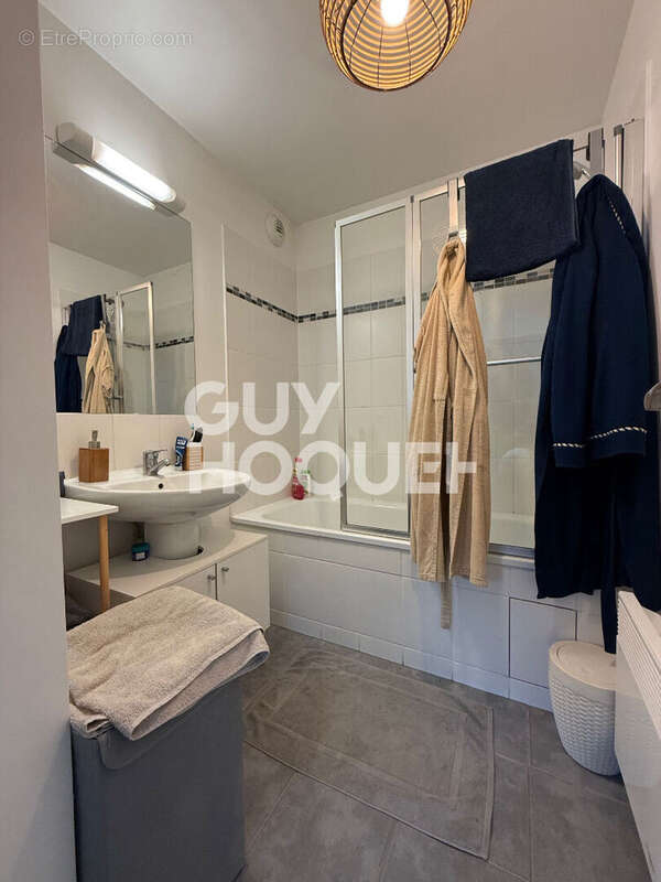 Appartement à COUBERT