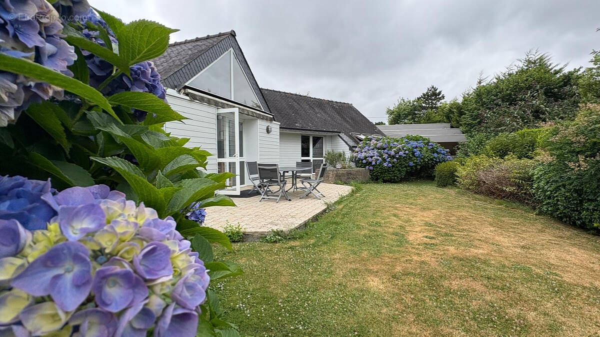 Maison à LAMPAUL-GUIMILIAU