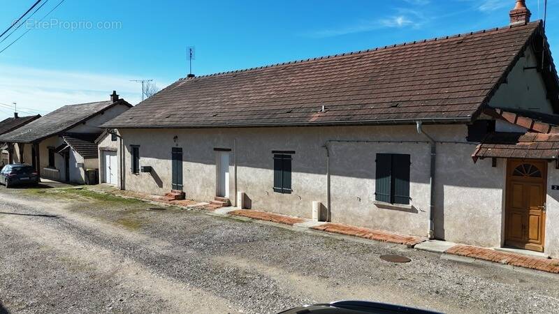 Maison à SAVIGNY-EN-REVERMONT