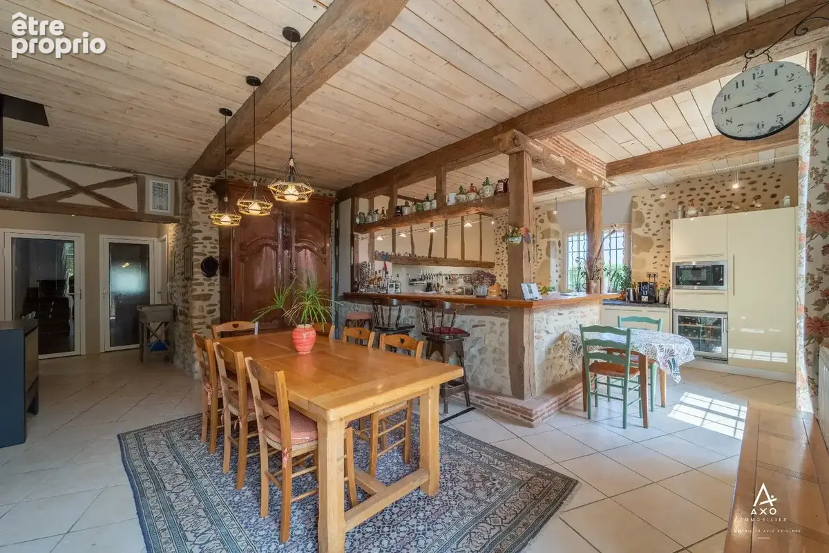 Ancien presbytère entierement rénové - photo 8