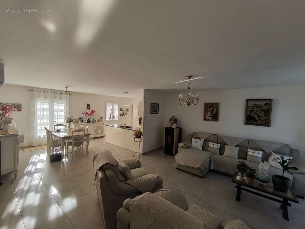 Maison à CHAILLAC-SUR-VIENNE