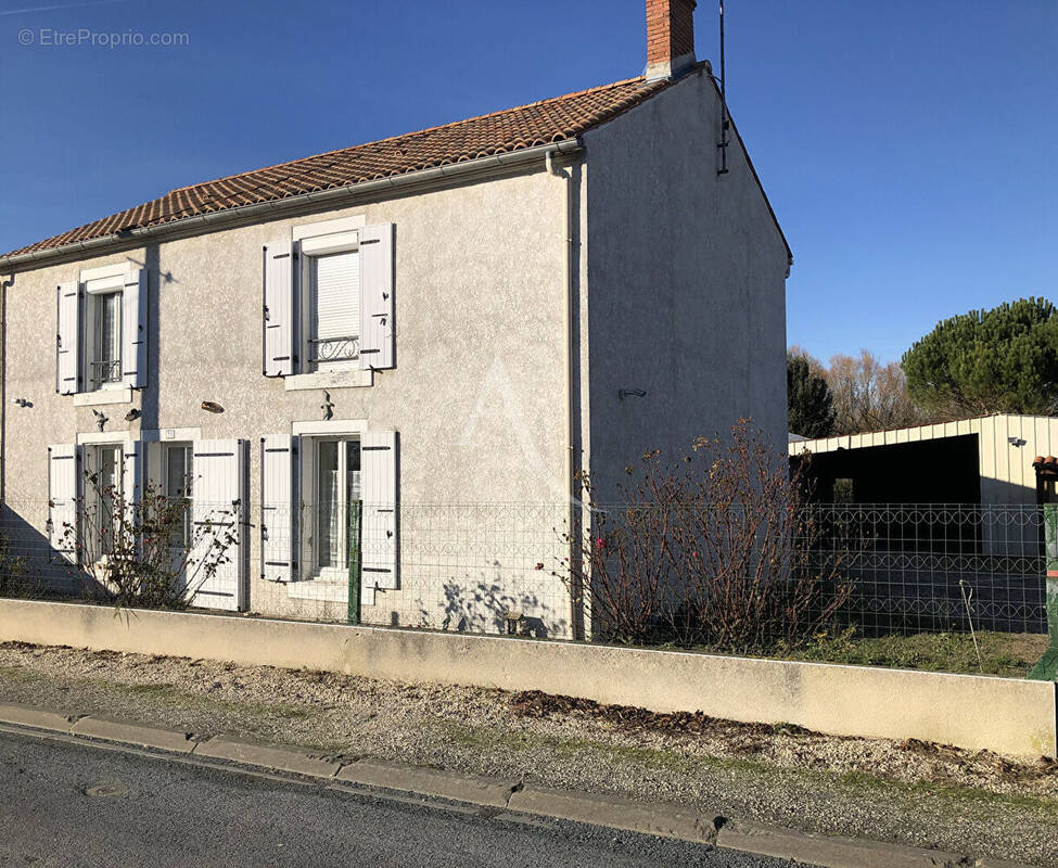 Maison à L'ILE-D'ELLE