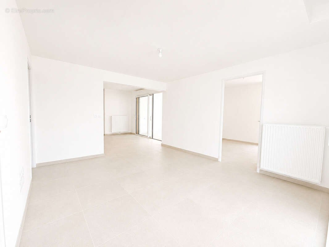T4 88 m2 avec Jardin de 44 m2 - Disponible immédiatement - photo 2