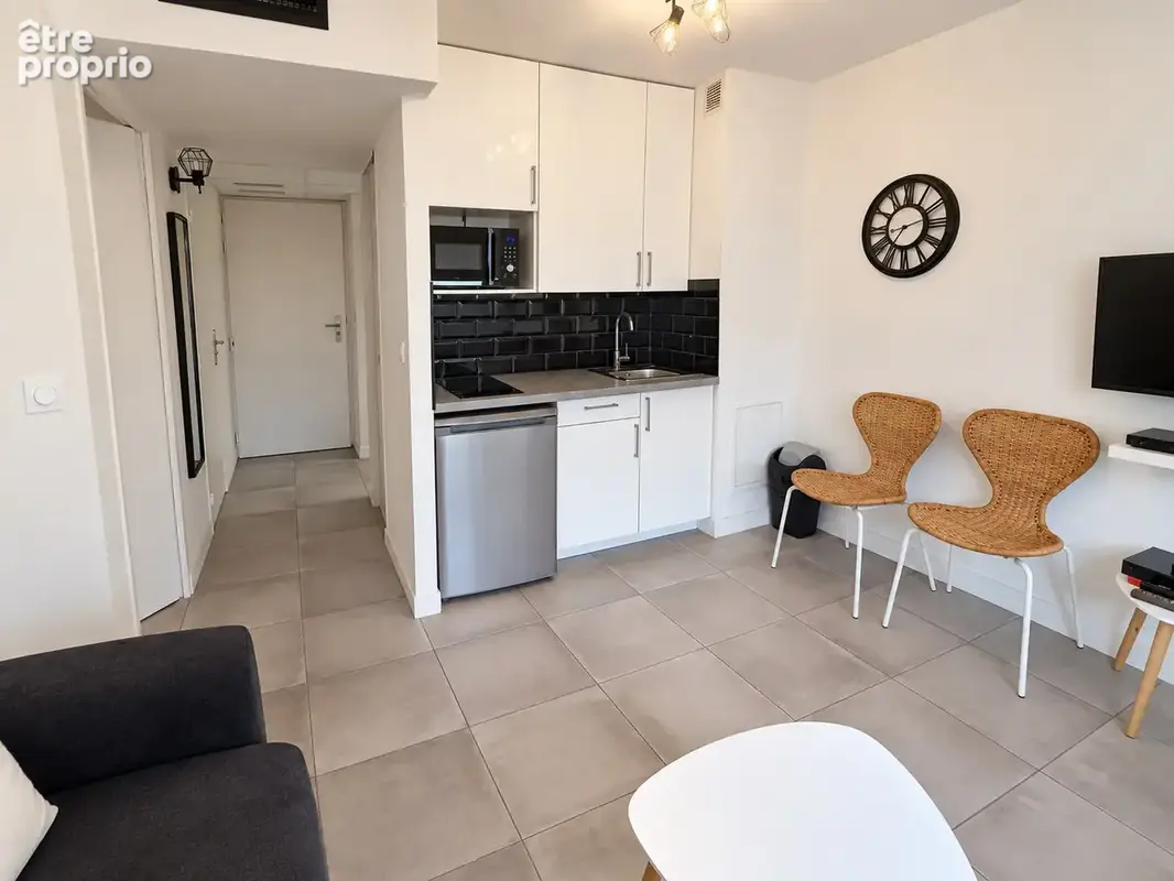 Cannes proche banane rare  ! t2 28 m2 refait à neuf étage élevé piscine gardien - photo 4