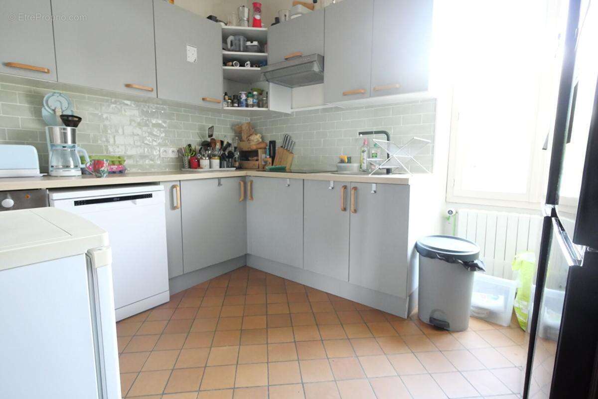 Ensemble immobilier de 366 m2, polyvalent et exceptionnel, jardin de 300 m2. Proche du centre d'Angers, ce bie - photo 17