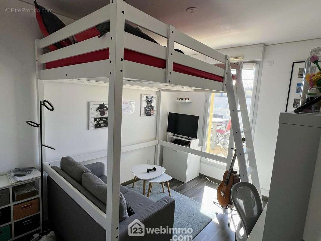 ... et équipées de placards. - Appartement à AVRILLE