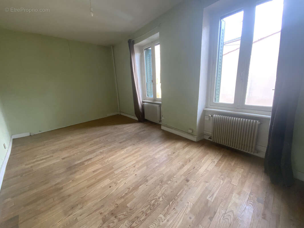 Maison à PONT-DU-CHATEAU