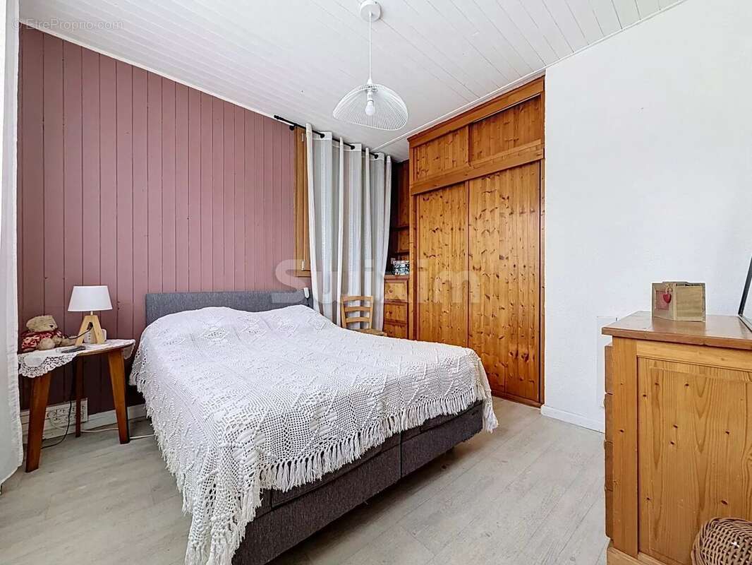 Grande maison composee de 2 appartements et garage - photo 9