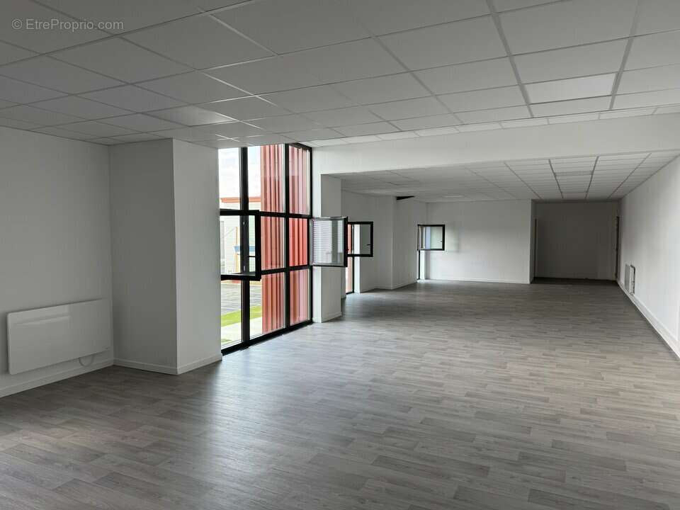 841 m² à Bailly-Romainvilliers  - photo 4
